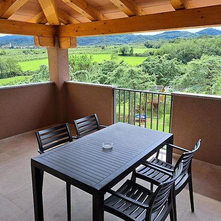 Posestvo Rouna - Winery And Apartments Vipava Exterior photo